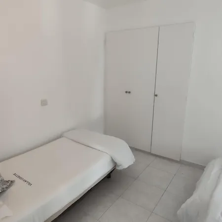Apartment Apartamento Platja D'aro, 3 Dormitorios, 6 Personas - Es-209-47
