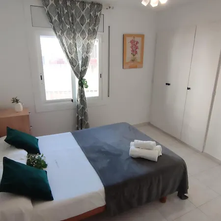 Apartamento Platja D'aro, 3 Dormitorios, 6 Personas - Es-209-47 Apartment