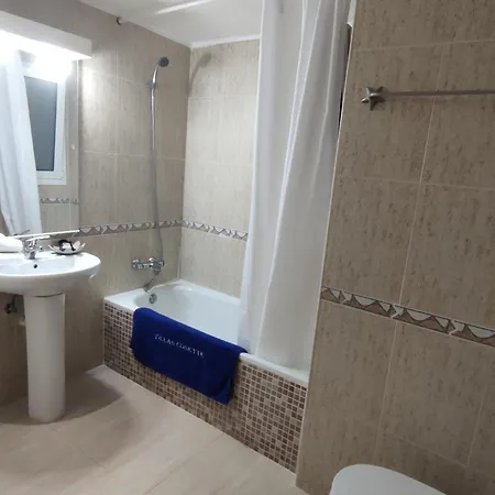Apartamento Platja D'aro, 3 Dormitorios, 6 Personas - Es-209-47