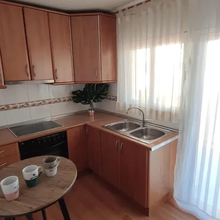 Apartment Apartamento Platja D'aro, 3 Dormitorios, 6 Personas - Es-209-47